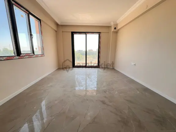 Akgedik Zeki Emlak'tan Manisa Akgedik Mahallesinde Site İçinde Satılık 2+1 Kapalı Mutfak Daire 2