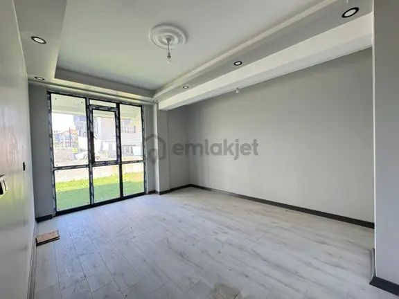 Hatip'te 2+1 Site İçinde Giriş Katta Satılık Daire 1