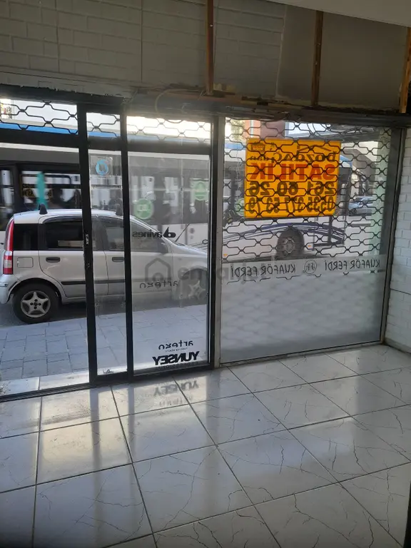 İzmir Konak İnönü Caddesinde Satılık Dükkan. 2