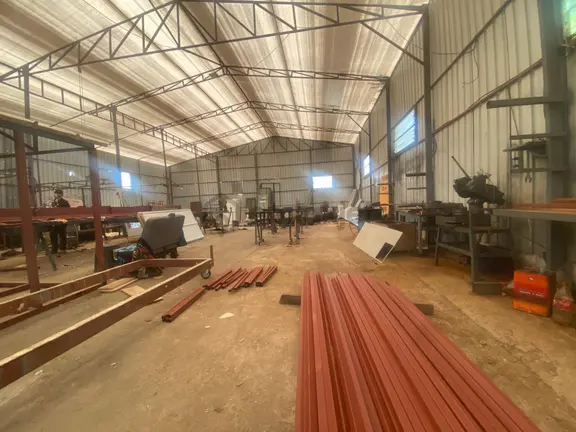 Devren Kiralık 420 M² Yüksek Tavanlı Sanayi Atölyesi 1