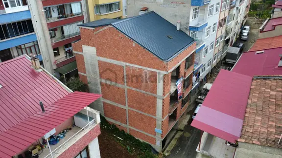 Trabzon'da Satılık Karkas Bina 1