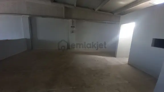 Nuri Giyik Sanayi Sitesinde 240 M2 Dükkan 2