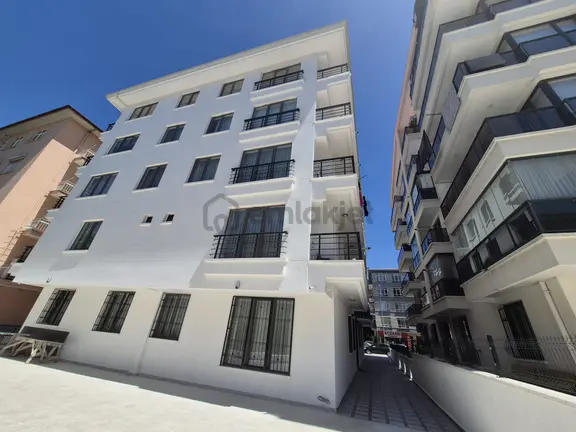 Arel'den Bahçelievler'de Yeni Bina Sıfır 4 Kat Güney Batı 3+1 2