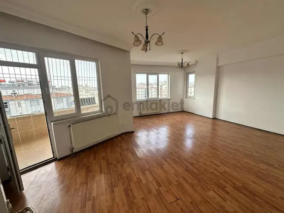 Karataş Mahallesinde Merkezi Konumda Satılık 3+1 Daire 1