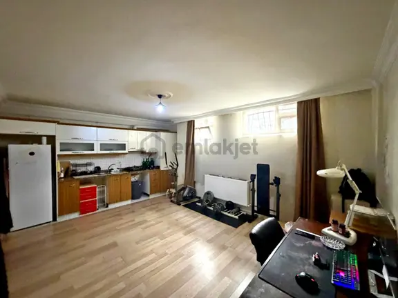 Alban'dan Bahçe Kullanımlı Metrobüs Dibi 90m² 2+1 Satılık Daire 1