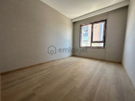 Çiçekli Mah. İncisi Ned Çiçeklide Orta Kat 4+1 Park Manzaralı 1