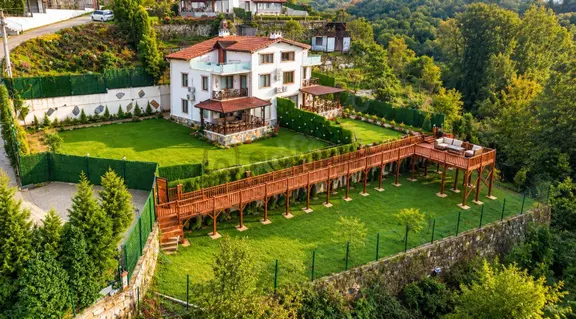Sapanca Kurtköy Dibektaş Mahallesinde Göl Manzaralı İkiz Villa 1