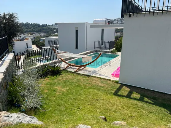 Bodrum Gümüşlük Peksimet Te Satılık 5+1 Havuzlu Bahçeli Villa 1