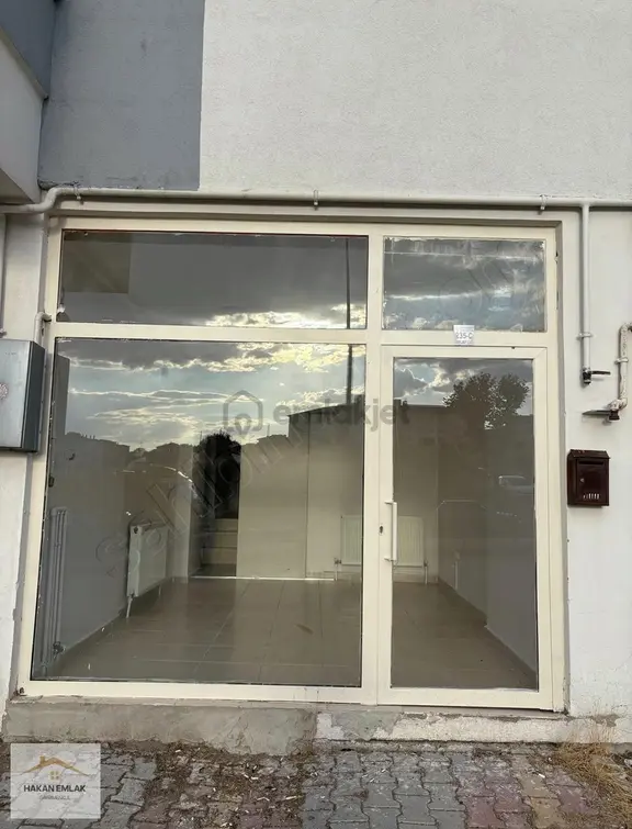 Cadde Üzerinde Satılık İş Yeri | Merkezi Konum 2
