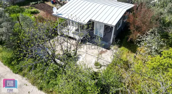 Gemlik Kurşunlu Kumsazda Satılık Bahçeli 2+1 Eşyalı Yazlık 1