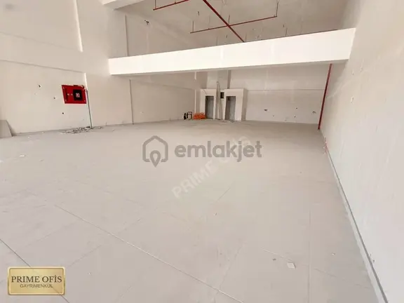 Etlik Caddesine Yüz Metre Mesafede 300 M2 Satılık Dükkan 2