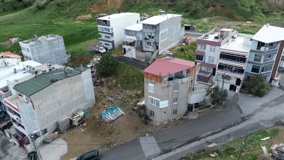 Örnekkentde 73m2 İnşaat İzni Olan Ev Yapımına Uygun Arsa 1