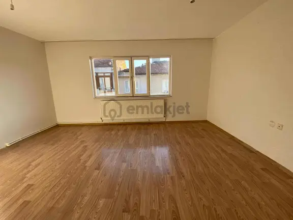 Ali Rıza Okulu Dibinde 3+1 Kiralık Doğalgazlı Temiz Daire 1