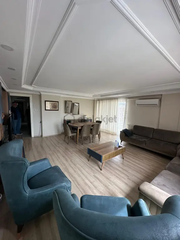 Merkezi Konumda Full Tadilatlı 3+1 160 M2 Eşyalı Kiralık Daire 1