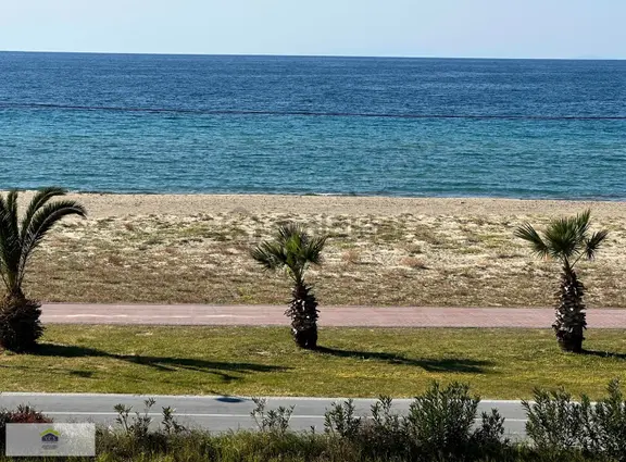 Güzelçamlı Da Denize Sıfır Kiralık Yazlık 1