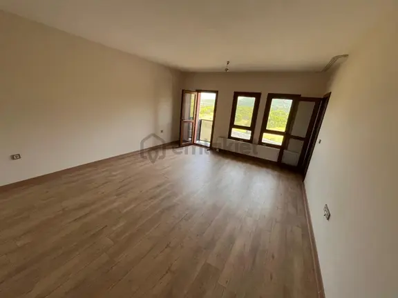 Akgedik Zeki Emlaktan 2.etap Okul Arkasında Satılık 3+1 Geniş Daire 1