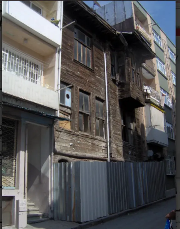 Yedikule Hacı Ehvattinde Satılık 135 M2 Arsa 1