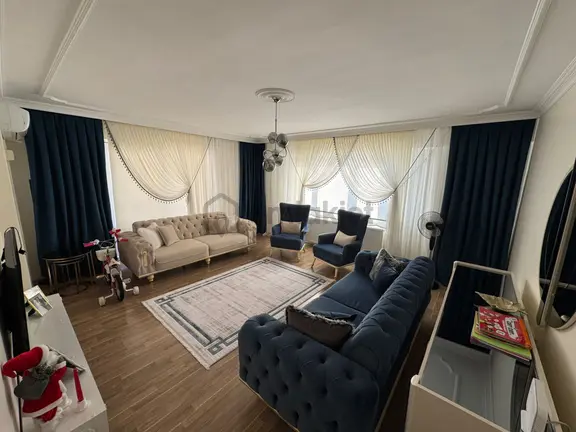 Bahar’dan Satılık Yatırıma Ve Oturuma Uygun 136 M2 2+1 Daire 1