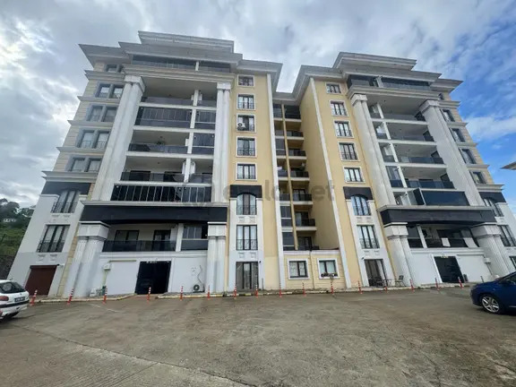 Trabzon Pelitli'de Satılık 3+1 Eşyalı Daire 1