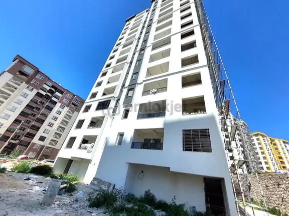 Kuşadası'nda Deniz Manzaralı Avm Yakını Eşyalı 2+1 Satılık Daire 2