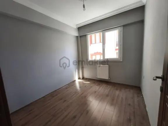Yunus'tan Fatih Mah Mevkisi Güzel 2+1 Ara Kat Doğal Gazlı Daire 2