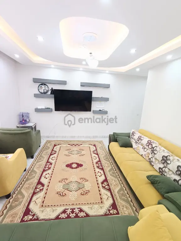 Sırakapılar Mahallesinde Yüksek Zemin Kat İçi Komple Yenilenmiş Yerden Isıtma 2+1/120 M2 Daire !!! 1