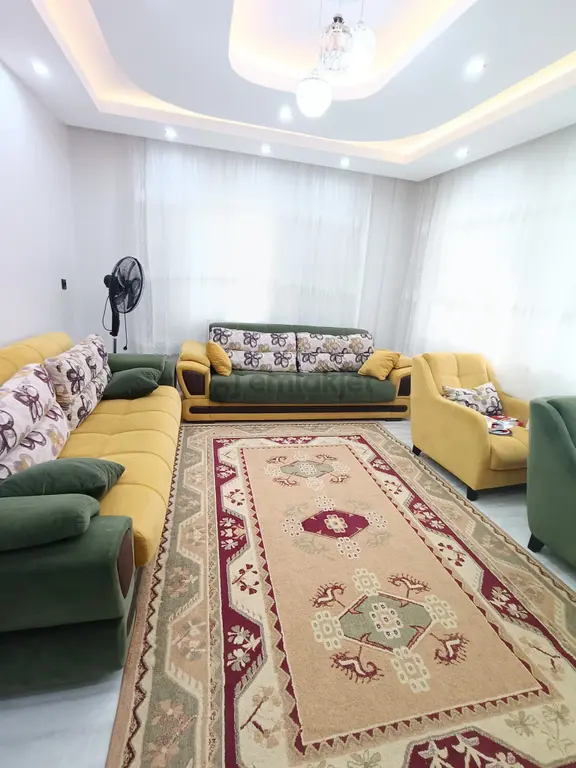 Sırakapılar Mahallesinde Yüksek Zemin Kat İçi Komple Yenilenmiş Yerden Isıtma 2+1/120 M2 Daire !!! 2
