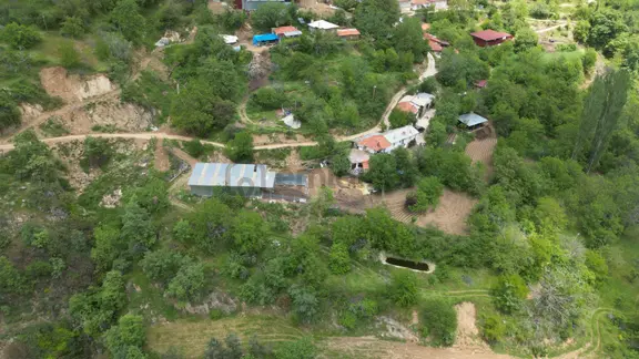 Antika'dan Dokuzlar Köyünde İçinde Evi-damı Olan Satılık Bahçe 1