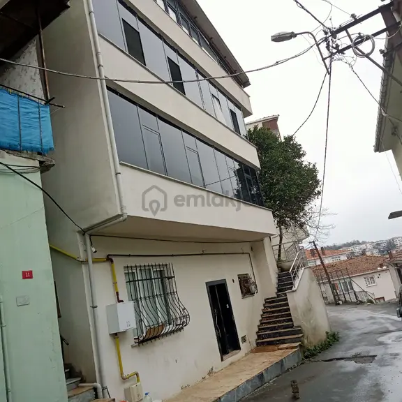 İstinye Koru Mahallesi'nde Komple Kiralık .bina 1
