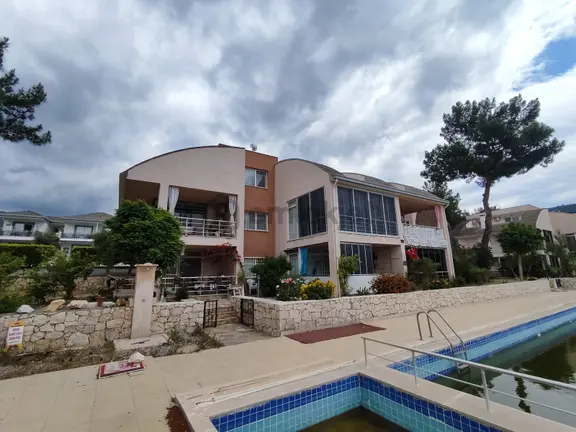 Akbük Lexus Tatil Sitesinde Satılık 2+1 Köşe Dubleks Daire 1
