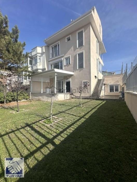 Çayyolu İlko Sitesinde Önü Açık Manzaralı, Özel Yapım Villa 1