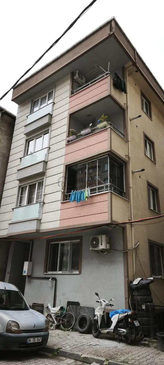 Kağıthane Metrosuna Yürüme Mesafesinde 3+1 Satılık Kat Mülkşyetli Daire 2