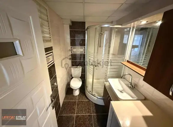 Şemikler'de / 2+1 / Ara Kat 2 / Kapalı Mutfak / 93 M2 2