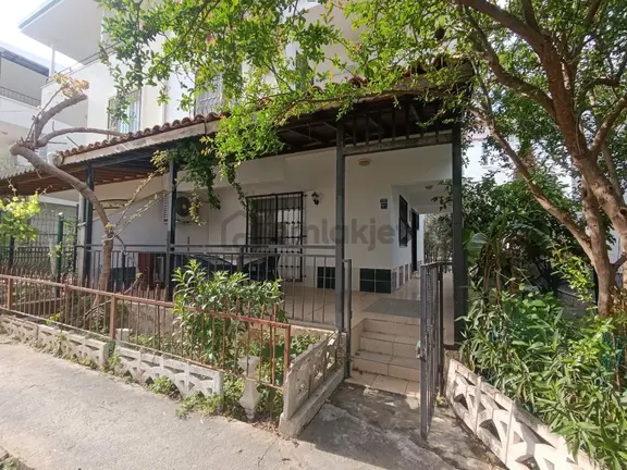 Didim Altınkum'a Yakın Yenimahallede Satılık 4+1 Fırsat Villa 1