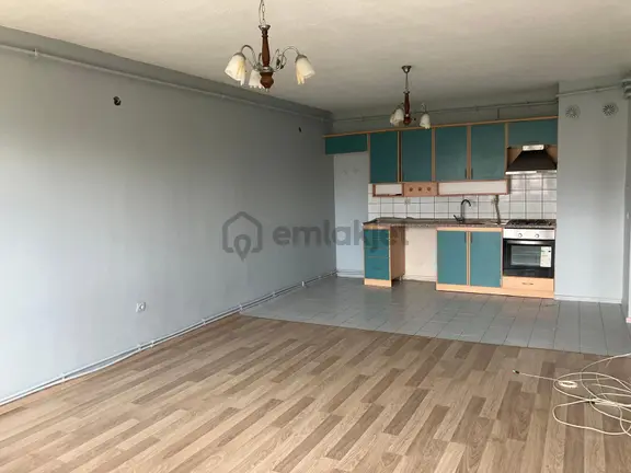 Ara Katta, Geniş Metrekareli, Merkezi Konumda 1+1 Kiralık 1