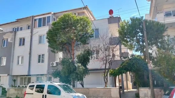Ayvalık Sarımsaklı Merkezde Denize Yakın 2+1 Satılık Daire 1