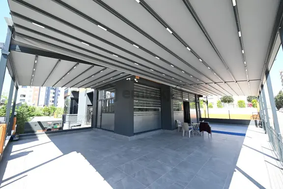 Üstünkent'ten Prestijli Konumda Görünürlüğü Yüksek Satılık Ofis 1