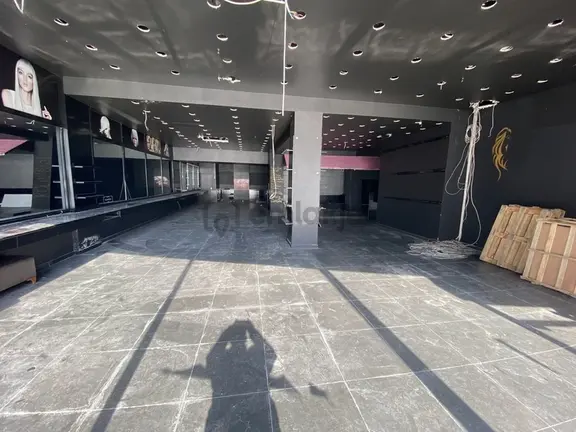 Düz Ayak Ane Cadenin Tam Göbeğinde Teraslı Mükemel 400m2 1