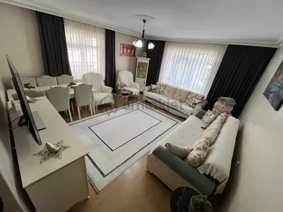 Yunus Emre Cad. Basın Cad. Yakını Orta Kat 3+1 Bağımsız Ön Cephe 1