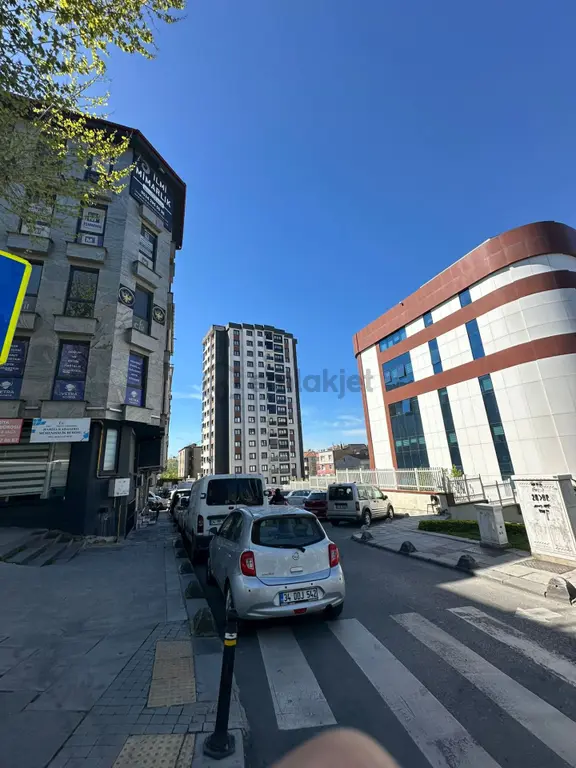 Esenler Birlik Mahallesi Kiralık Ofis Katı 2