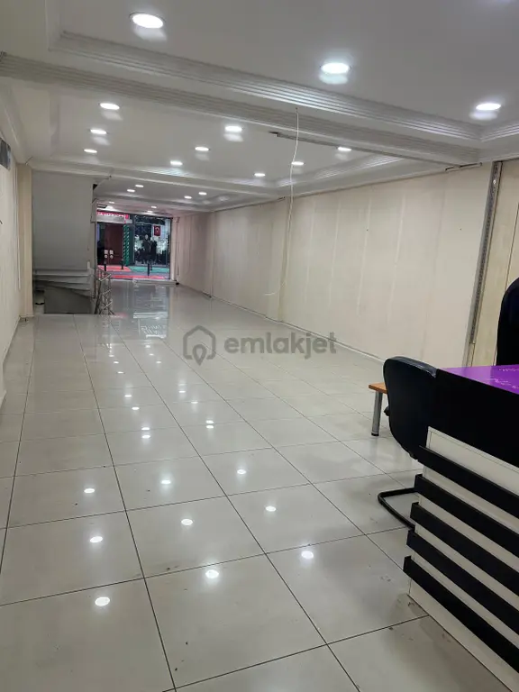 Bayrampaşa Maltepe (trikocular ) Mevki Muhtelif Dükkanlar 30.000tl. 2