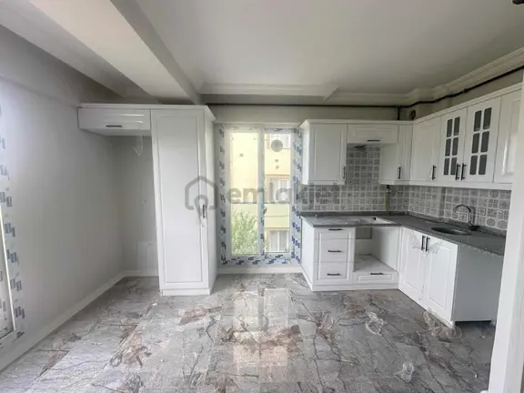 Çözüm Emlak'tan Muradiye'de 1+1 Ara Kat Yerden Isıtmalı Daire 2