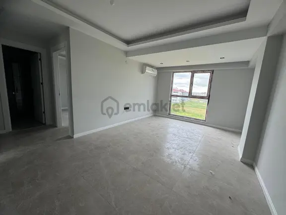 Tuğra'dan Bulvar Cepheli Lüks Residence Binasında 1+1 Daire 2