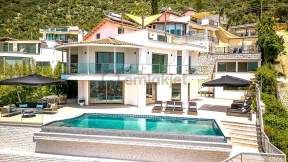 Kaş Kalkan’da Kapanmaz Deniz Manzaralı 2 Havuzlu Villa 1