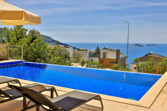 Kaş Kalkan'da Sonsuzluk Havuzlu 4+1 Lüks Villa 1