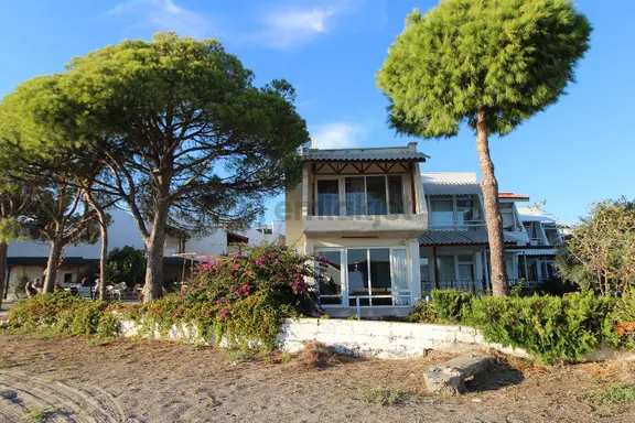 Manavgat Örenşehir’de Denize Sıfır Sitede Yatırımlık Villa 1