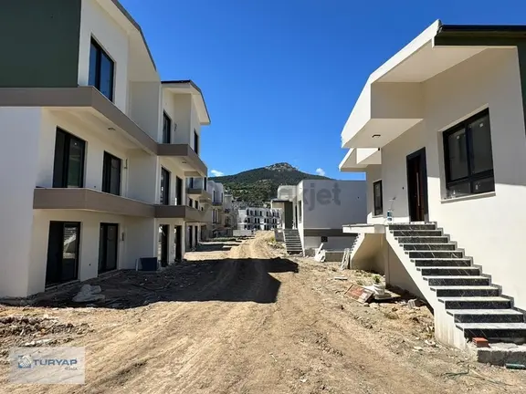 Yenifoça Da Site İçerisinde Satılık 2+1 Daire Fırsatı 2