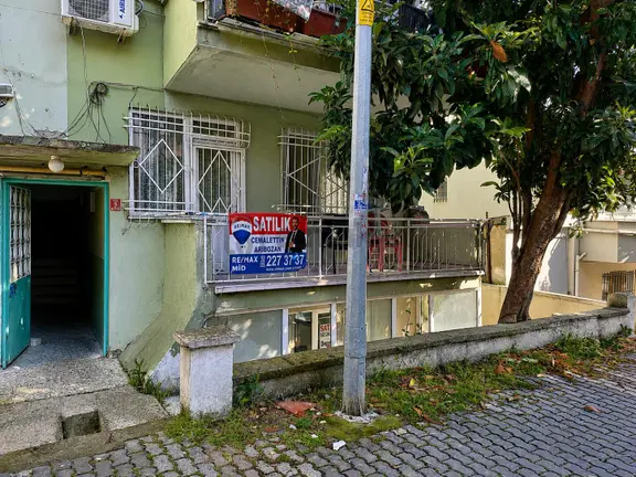 Remax Mid Bahçeli Evlerde Satılık 3+1 Daire 1