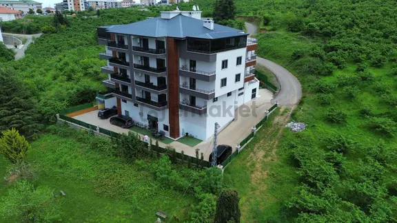 Trabzon'da Satılık Havuzlu Müstakil Bina 1