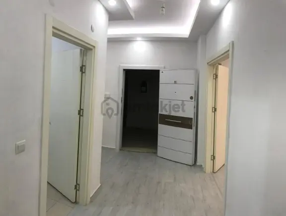 Barak Emlak'tan Ana Cadde Üzeri Satılık 1+1 Ofis 2
